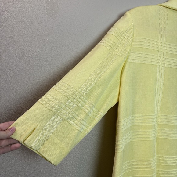 Misook Knit Light Yellow Jacket Topper Cardigan Gold Buttons Size 0X EUC Career - Picture 9 of 12